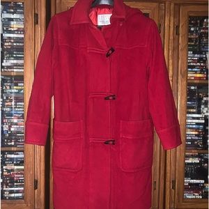 American Bazaar size L women Red Coat w/ detachable hood n big pockets.